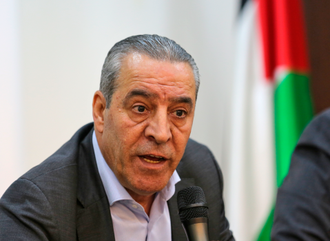 الشيخ يجري اتصالات مع وزراء خارجية عرب لتكثيف الجهود لوقف العدوان على شعبنا