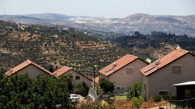 مستوطنة جديدة على أراضي بلدة دير استيا في سلفيت