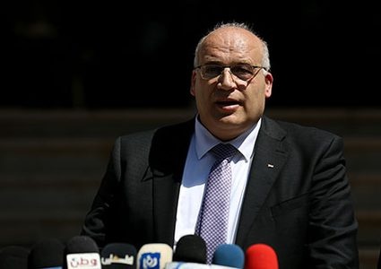 وزير العمل: ثلث اجور العمال يذهب لسماسرة التصاريح