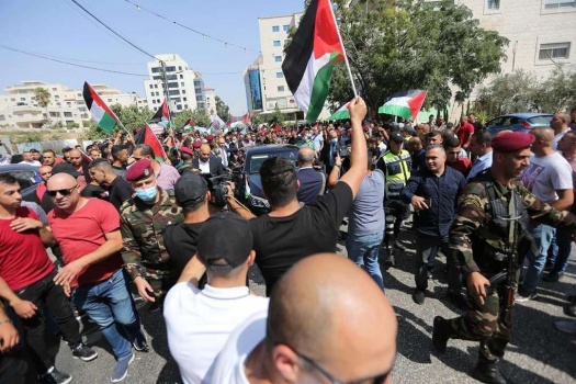 صور...استقبال حاشد للرئيس لدى عودته إلى أرض الوطن