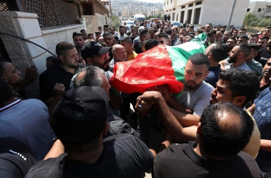 طوباس: جماهير شعبنا تشيع جثمان الشهيد صلاح صوافطة