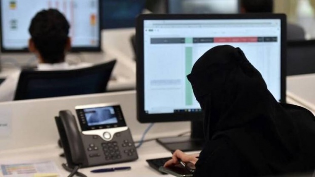 الإمارات.. موظفة تطالب بـ 10 ملايين درهم تعويضاً عن الفصل