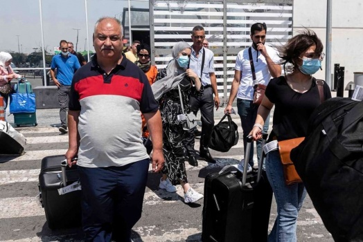 تفاصيل جديدة... وصول أول رحلة تقل فلسطينيين إلى قبرص انطلاقا من مطار "رامون"