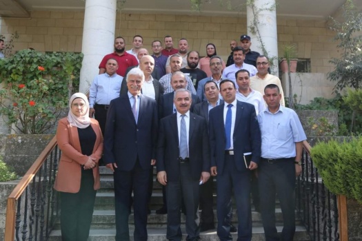 الحكومة تقرر توظيف 750 معلمًا جديداً