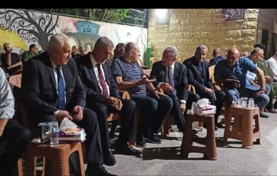جنين: اشتية يقدم واجب العزاء لوزير الداخلية اللواء هب الريح لوفاة عمه