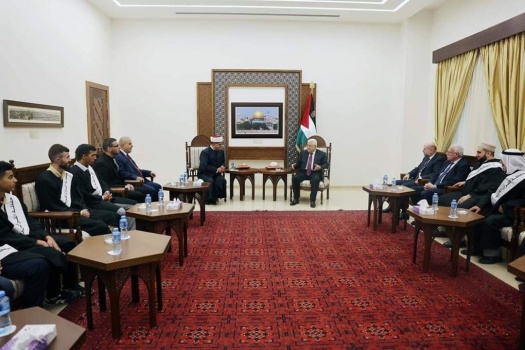 الرئيس يستقبل أوائل الفائزين بمسابقات حفظ القرآن الكريم