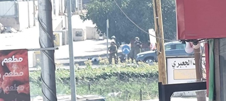 شهيد برصاص الإحتلال بزعم تنفيذه عملية طعن شمال شرق الخليل