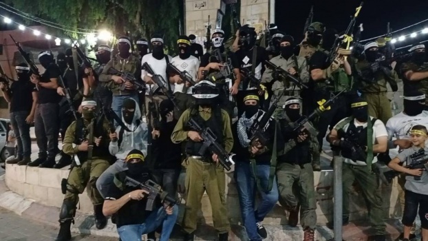 محلل إسرائيلي: نواجه مقاومة من نوع جديد ويجب على الجيش الاستعداد