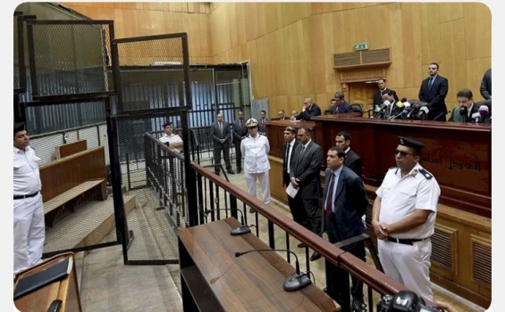 محادثة لمهندس خانته زوجته أثناء صلاة الجمعة تثير ضجة كبيرة.. وهذا ما حدث للزوج!