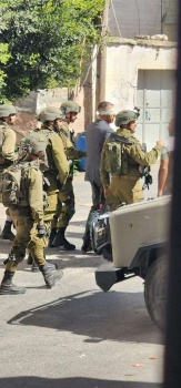 الاحتلال يعتقل قاضيا وشقيقه في بلدة تفوح غرب الخليل