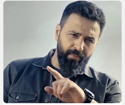 تيم حسن يتحدث لأول مرة عن أنباء طلاقه من وفاء الكيلاني!