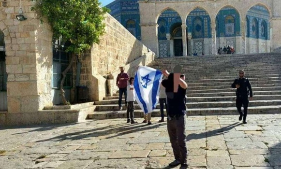 مستوطنون يعربدون بالضفة والأقصى بحماية جيش الاحتلال