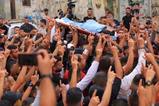 صور...جماهير غفيرة تشيع جثمان الشهيد ضبايا في مخيم جنين