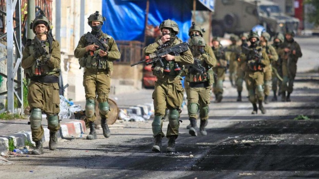 ضابط بجيش الإحتلال: في جنين يصدرون نبأ إلى التيلغرام بالإقتحام ويستقبلوننا كأننا ندخل إلى احتفال .. رصاص وعبوات من كل اتجاه