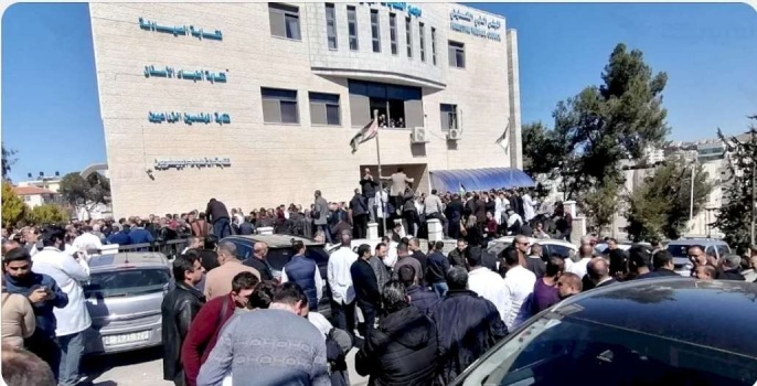 نقابة الأطباء: حكومة اشتية غير صادقة وغير مسؤولة