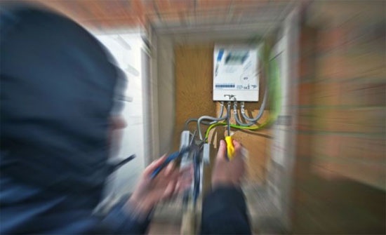الشرطة تلقي القبض على أكبر المعتدين على التيار الكهربائي في بيت لحم