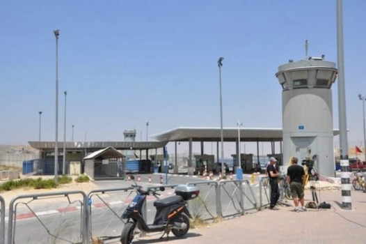 على خطى الجلمة وحوارة.. حاجز قلنديا "ملطشة" النار
