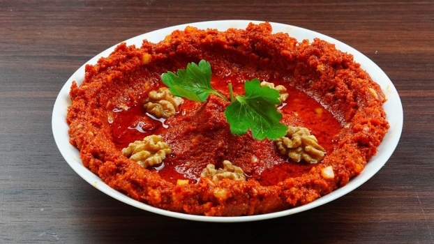 "المحّمرة" السورية أفضل طبق نباتي في العالم