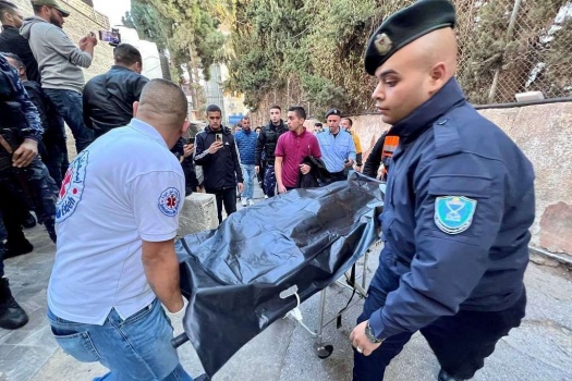 الاحتلال يسلم جثمان الشهيد الفتى هيثم مبارك