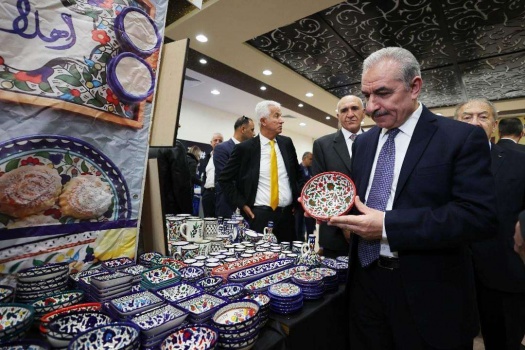صور....رئيس الوزراء يفتتح معرض المنتجات الصناعية والزراعية