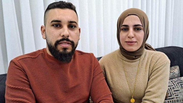 زوجان فلسطينيان يفقدان جنينهما إثر هجوم للمستوطنين عليهما بنابلس
