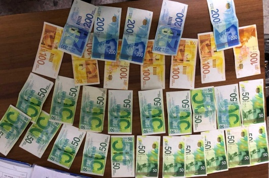 الشرطة تكشف النقاب عن جريمة ابتزاز بآلاف الشواقل تعرضت لها شخصية مرموقة في الخليل