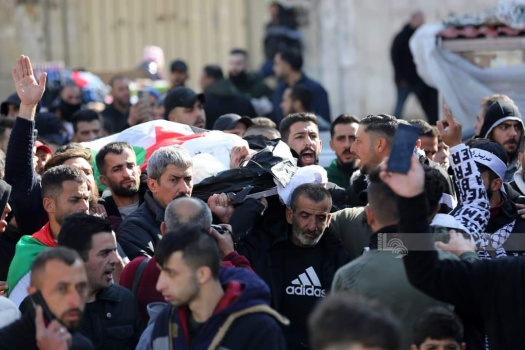 صور...جماهير شعبنا تشيع جثمان الشهيد عمار مفلح في قرية أوصرين