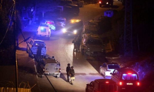 إصابة 3 شبان بالرصاص أحدهم بالرصاص الحي في بيت أمر