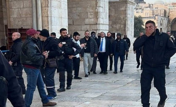 موقع عبري: رفع حالة التأهب في القدس وأراضي48 في أعقاب اقتحام بن غبير للأقصى