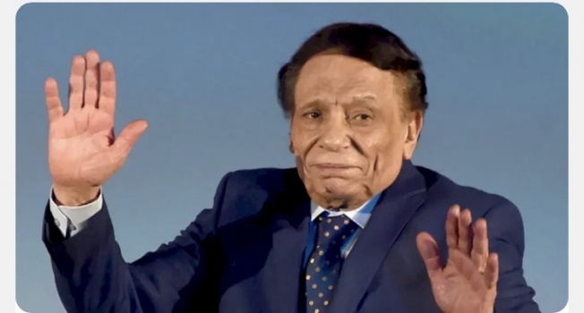 صديق مقرب لعادل إمام يكشف عن حقيقة حالته الصحية!