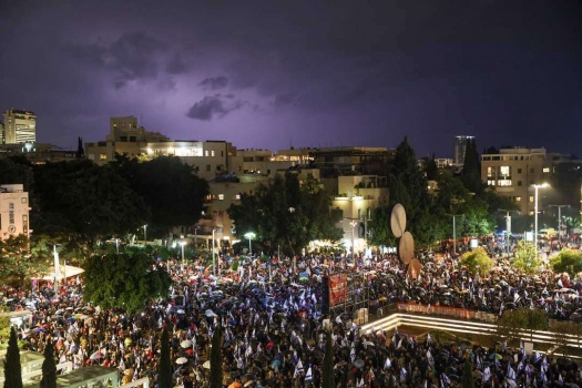 صور...مظاهرات إسرائيلية في تل أبيب والقدس احتجاجًا على سياسة نتنياهو