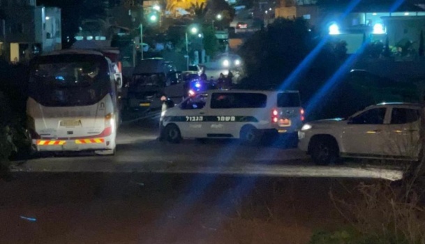 شرطة الاحتلال تعتدي على وفد "فتح" في القدس بعد عودته من زيارة المحرر ماهر يونس