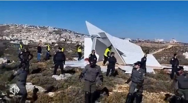 رغم رفض بن غفير..شرطة الاحتلال تشرع باخلاء البؤرة الاستيطانية الجديدة
