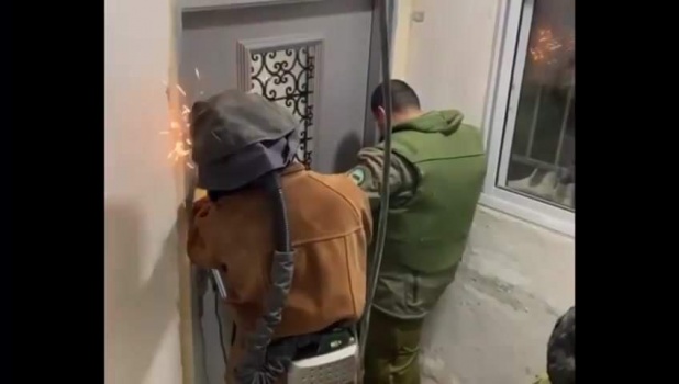 الاحتلال يغلق منزل الشهيد "خيري علقم" بالقدس المحتلة