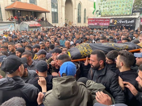 صور...تشييع جثمان الشهيد عمر السعدي في مخيم جنين