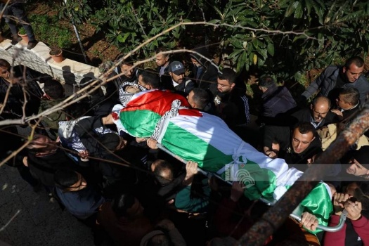 صور...جماهير غفيرة تشيع الشهيد قلالوة في قرية الجديدة جنوب جنين