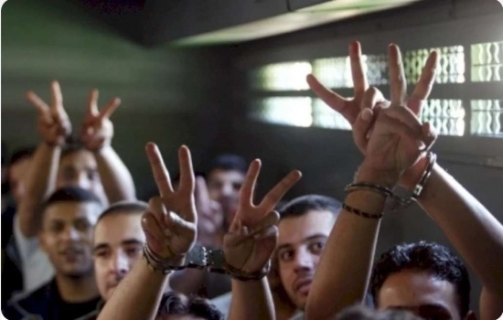 الاحتلال يعلن عن فرض إجراءات تنكيلية ضد الاسرى ردا على "العصيان"