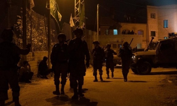 تخللها اعتقالات.. الاحتلال يشن حملة اقتحامات بعدة مناطق بالضفة والقدس