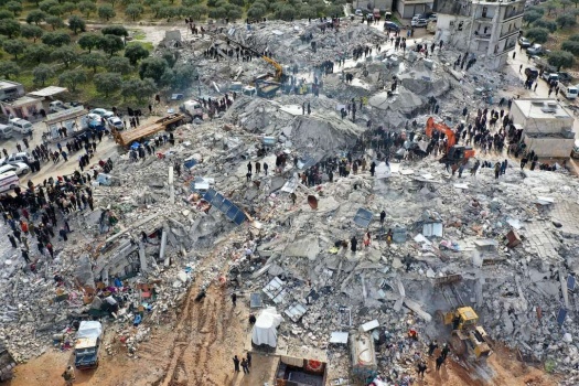 ارتفاع حصيلة الضحايا الفلسطينيين بزلزال تركيا وسوريا إلى 104