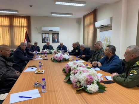 الفريق إسماعيل جبر يناقش مع قادة الأجهزة الأمنية الأوضاع في جنين
