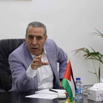 حسين الشيخ يُوضح هدف القيادة من اجتماع العقبة ويردّ على معارضيه