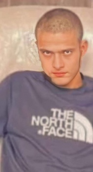 قتل والده قبل عامين: مقتل شاب بجريمة إطلاق نار بالرملة