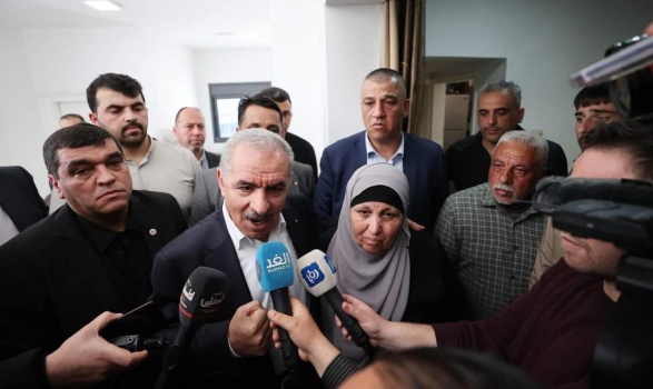 اشتية من حوارة: سنلبي احتياجات المواطنين ونعزز صمودهم في مواجهة المستوطنين