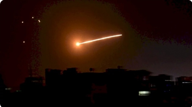 الاحتلال يزعم: إطلاق صاروخ من غزة سقط داخل القطاع