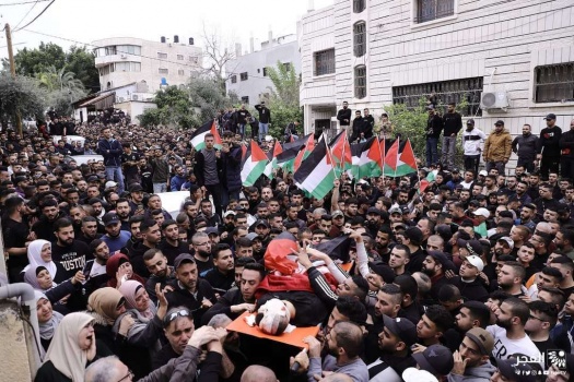 جماهير غفيرة تشيع جثمان الشهيد أمير أبو خديجة في طولكرم