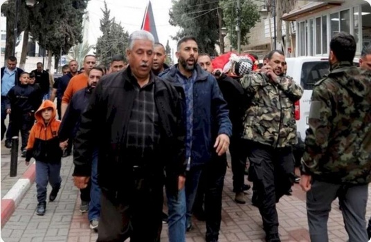 جماهير غفيرة تشيع جثمان الشهيد طارق معالي في كفر نعمة