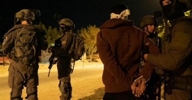 اعتقال فلسطيني على حاجز قلنديا وإطلاق نار على مستوطن قرب سلفيت