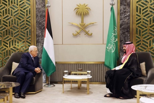 ماذا بحث الرئيس عباس مع بن سلمان في السعودية؟