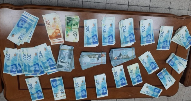 الشرطة تقبض على (خادمة) لقيامها بسرقة مبلغ 120 ألف شيقل من منزل في الخليل