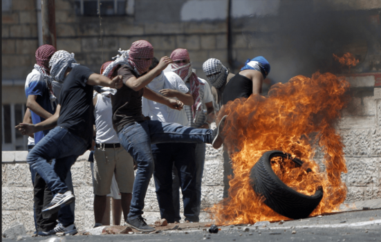 العيد في فلسطين: جرائم الاحتلال لا تتوقف ومقاومة لا تنتهي